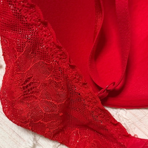 Victoria's Secret Bold Red Bra 34DD - Picture 6 of 7
